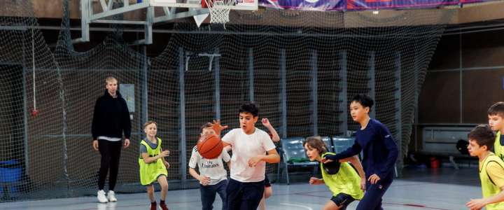 The Sport Festival in ILS continues: the team of 5M2 has become the best in basketball! 