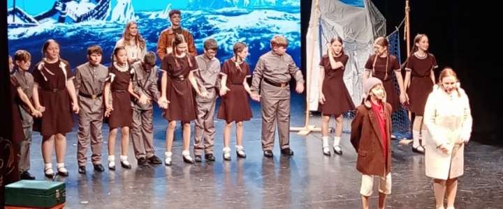 Students of 6th and 7th grades of the International Linguistic School attended the musical "Captains" based on the novel "Two Captains" by Veniamin Kaverin
