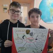 Fifth-graders of the International Linguistic School study the Athenian Theater and create intelligence maps.