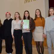 A business-activity game for tenth graders of the ILS "Vladivostok - the city of the future": we realized how difficult it is to be a leader and make life better