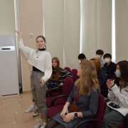 A business-activity game for tenth graders of the ILS "Vladivostok - the city of the future": we realized how difficult it is to be a leader and make life better