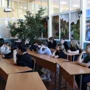 Students of 7th and 8th grades of the International Linguistic School continued the project “The Cultural Heritage of Vladivostok" with presentations for 5th and 6th graders