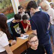 Students of 7th and 8th grades of the International Linguistic School continued the project “The Cultural Heritage of Vladivostok" with presentations for 5th and 6th graders