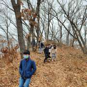 The 11th and 12th grade students of the International Linguistic School made a trip to the rock "Wind Rose" and walked around the Botanical Garden