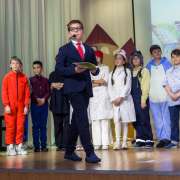 Neznaika is in a hurry for the New Year”: fifth-grade students played a musical on the stage of the Young Musical School 